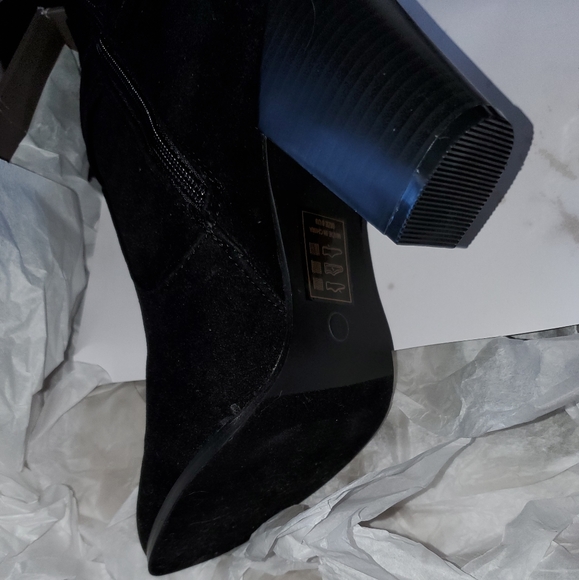 NEW Chunky Heeled Boot w/ Tassels - Picture 2 of 6